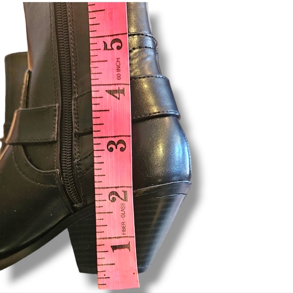 Zara ankle boots. Size 7. Inside Zipper. Buckle Detail. - Picture 9 of 10